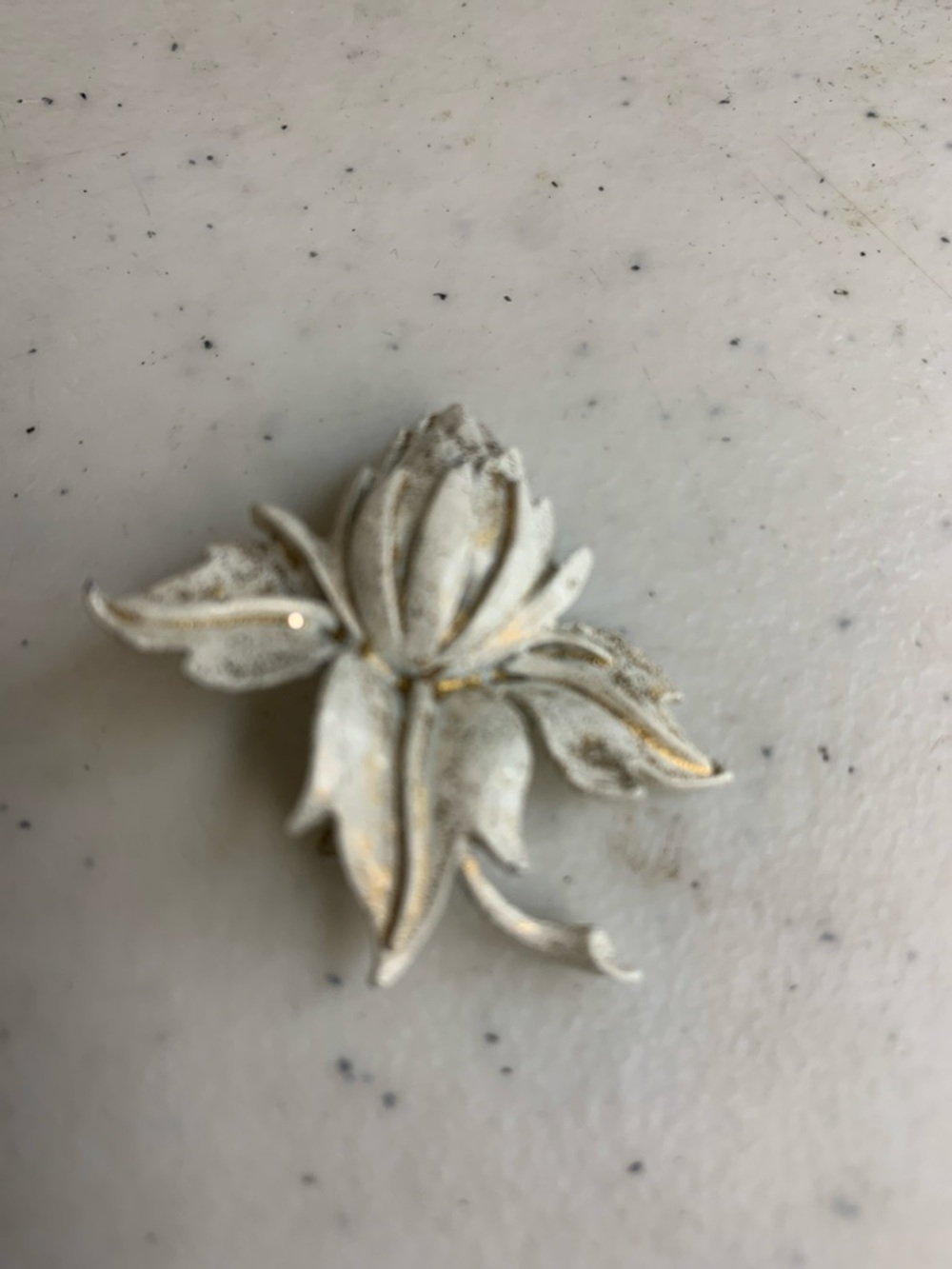 Harajuku Lovers White and Gold Floral Brooch
